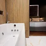 Filippos By Gm Luxury * Kalawrita